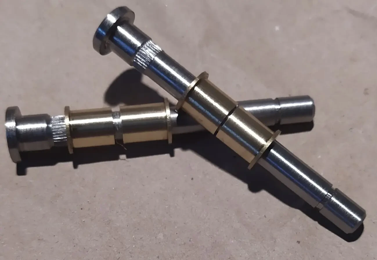 Ремкомплект на одну дверь Рено Логан комплект на петли ремонт 6