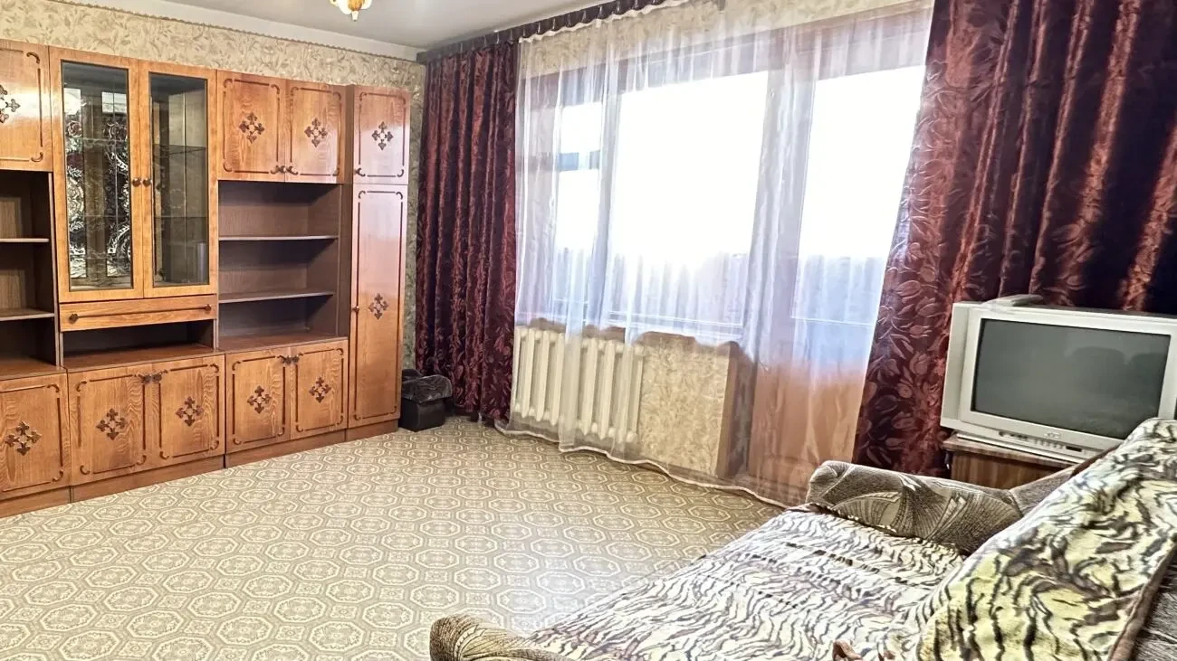 Заболотного/Сахарова,чистая уютная квартира,лоджия застеклена 9