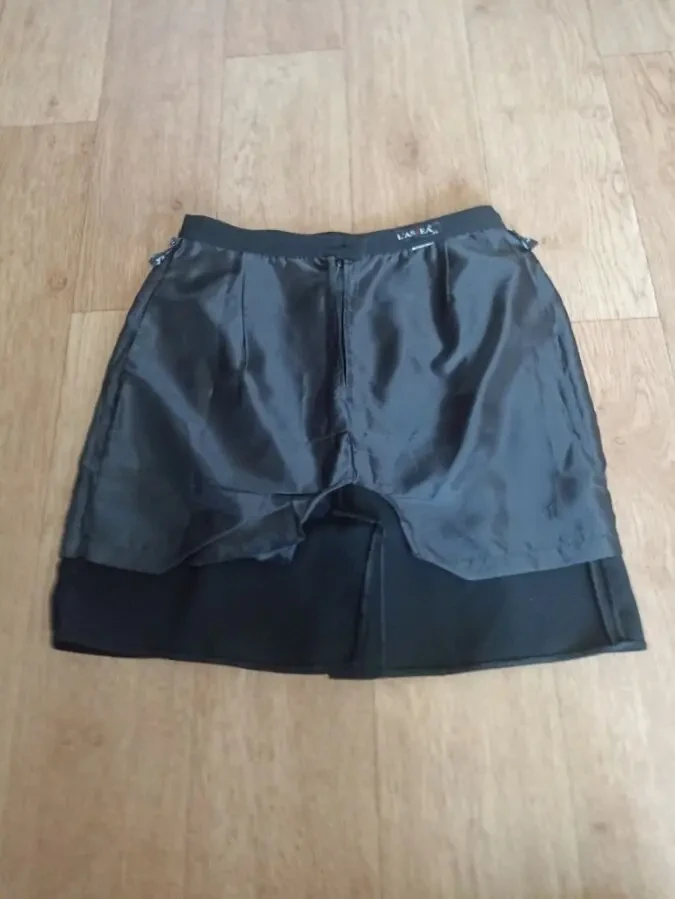 Lasea Красивая женская юбка короткая черная Польша 46-48 4
