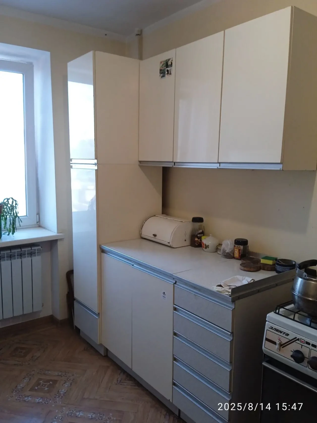 Комната с балконом без подселения во второй комнате студент 2