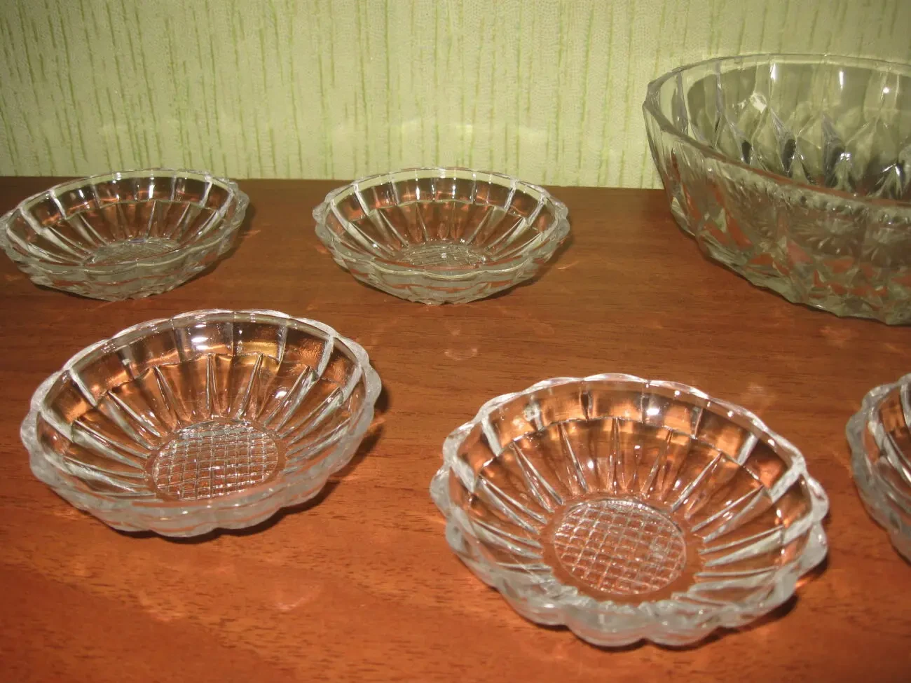 Кришталева ікорниця і 10 розеток для ікри, комплект 3