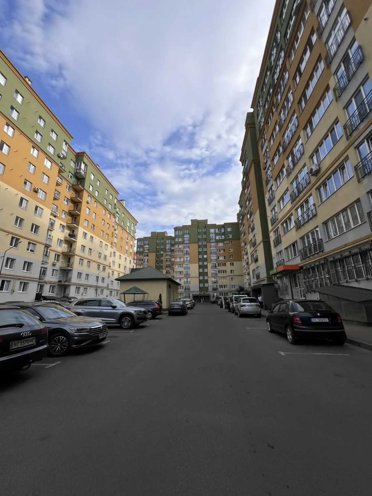 Продаж красивої квартири.Єоселя 10