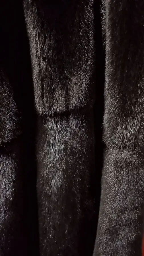 Продам норковую шубу