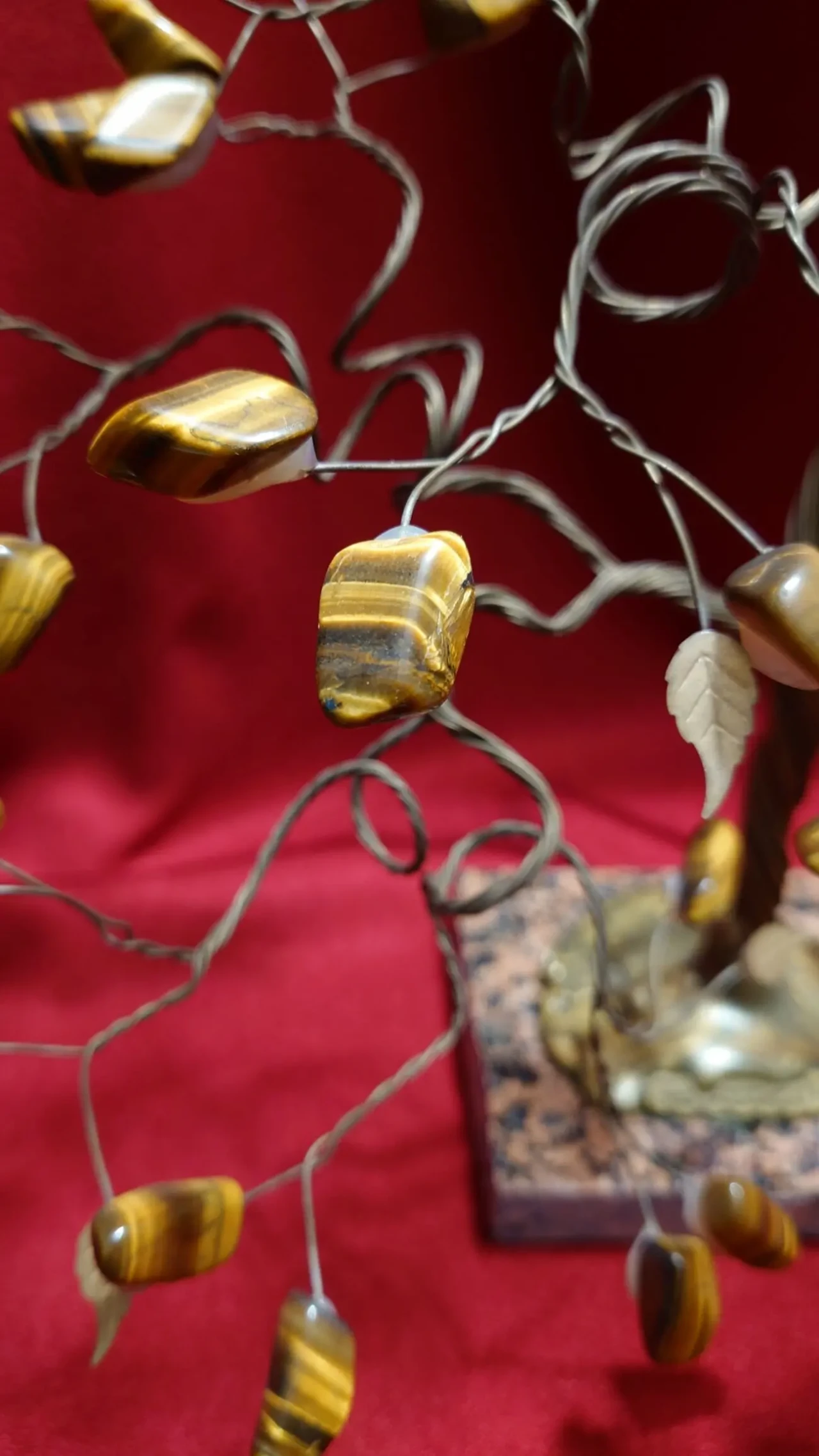 Декор. дерево из натурального камня Тигровый глаз. На счастье. 4