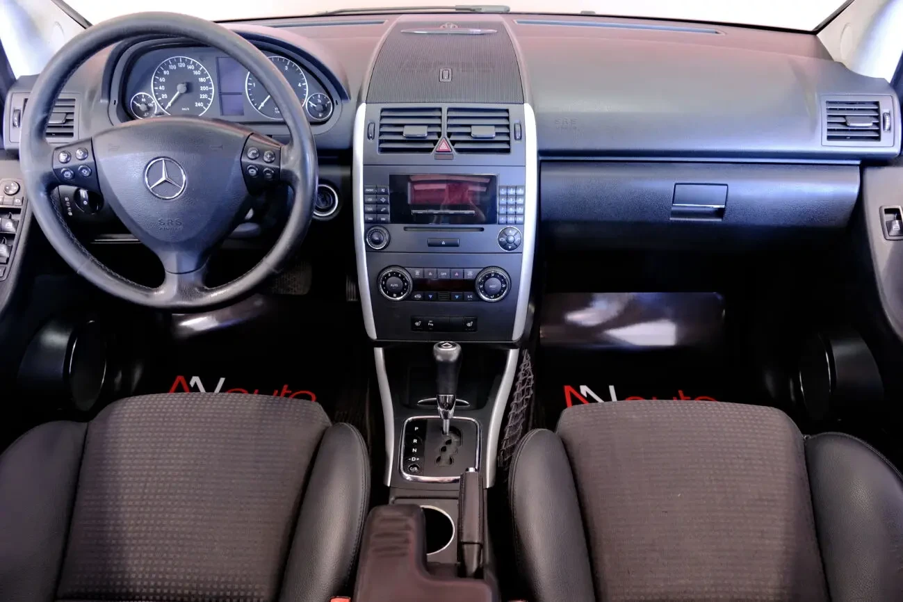 Mercedes-Benz A180 7