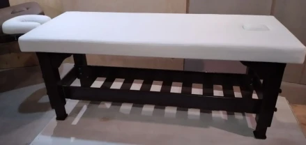 Масажний стіл т20 кушетка дерев'яна стаціонарна