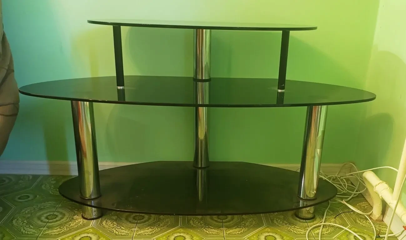 Стол тумба под видео-аудио апаратуру современный шикарный 3