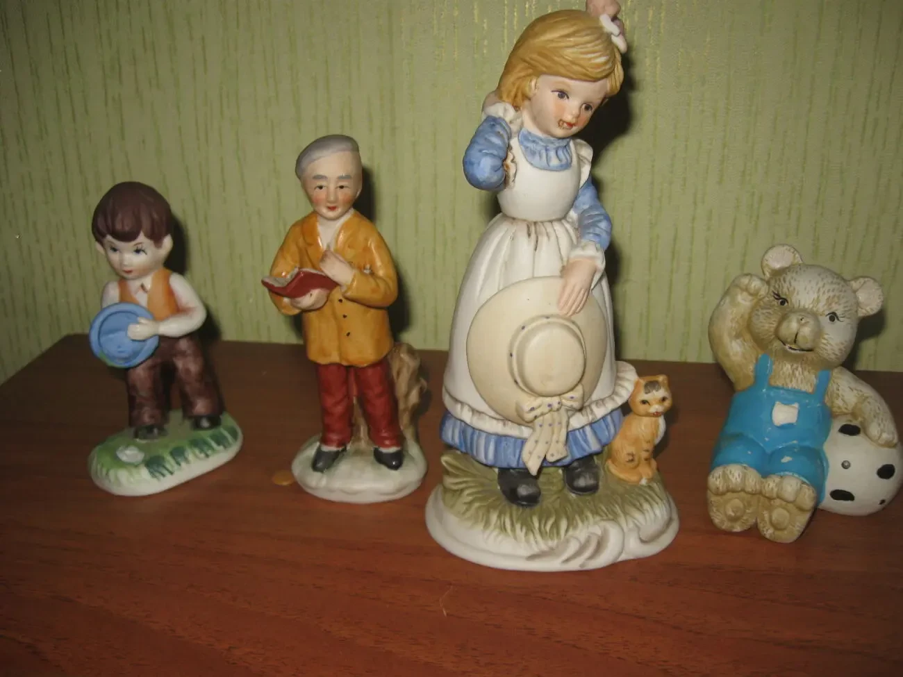 Колекційна порцеляна-бісквіт, комплект з 4-х фігурок