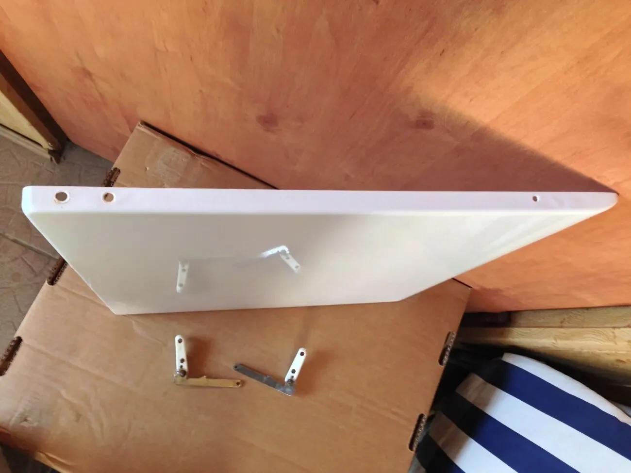 Верхня кришка для газової плити Beko FG5521 металева біла з кріпленням 4