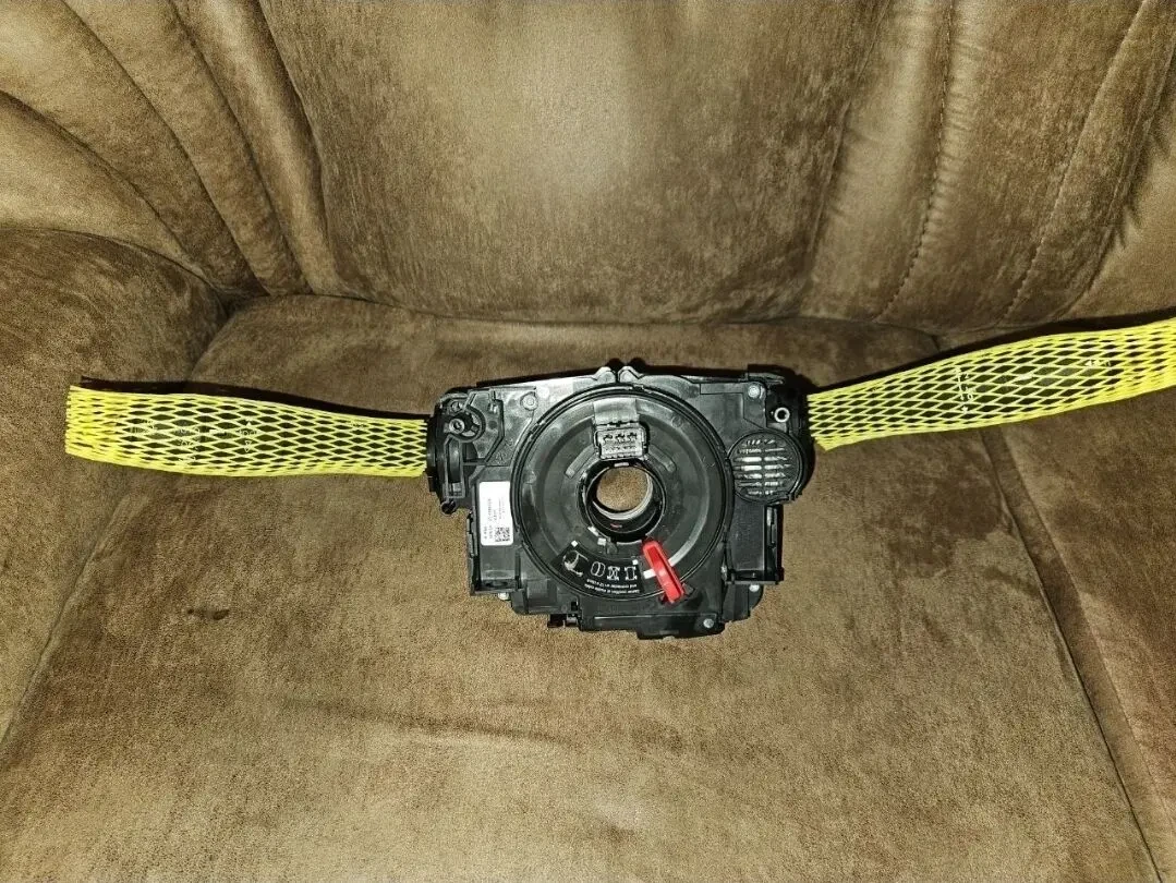 Підкермовий перемикач (шлейф) Citroen Berlingo K9, Peugeot 2