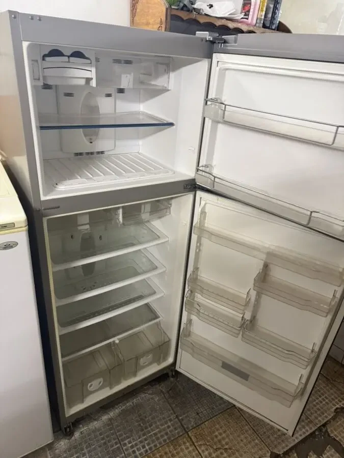 Холодильник Вестфрост великий 2