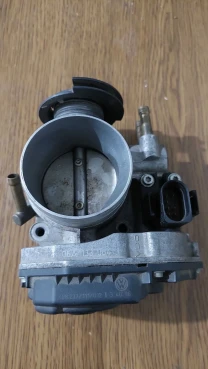 Дросельна заслонка 06A 133 064J Шкода Октавия