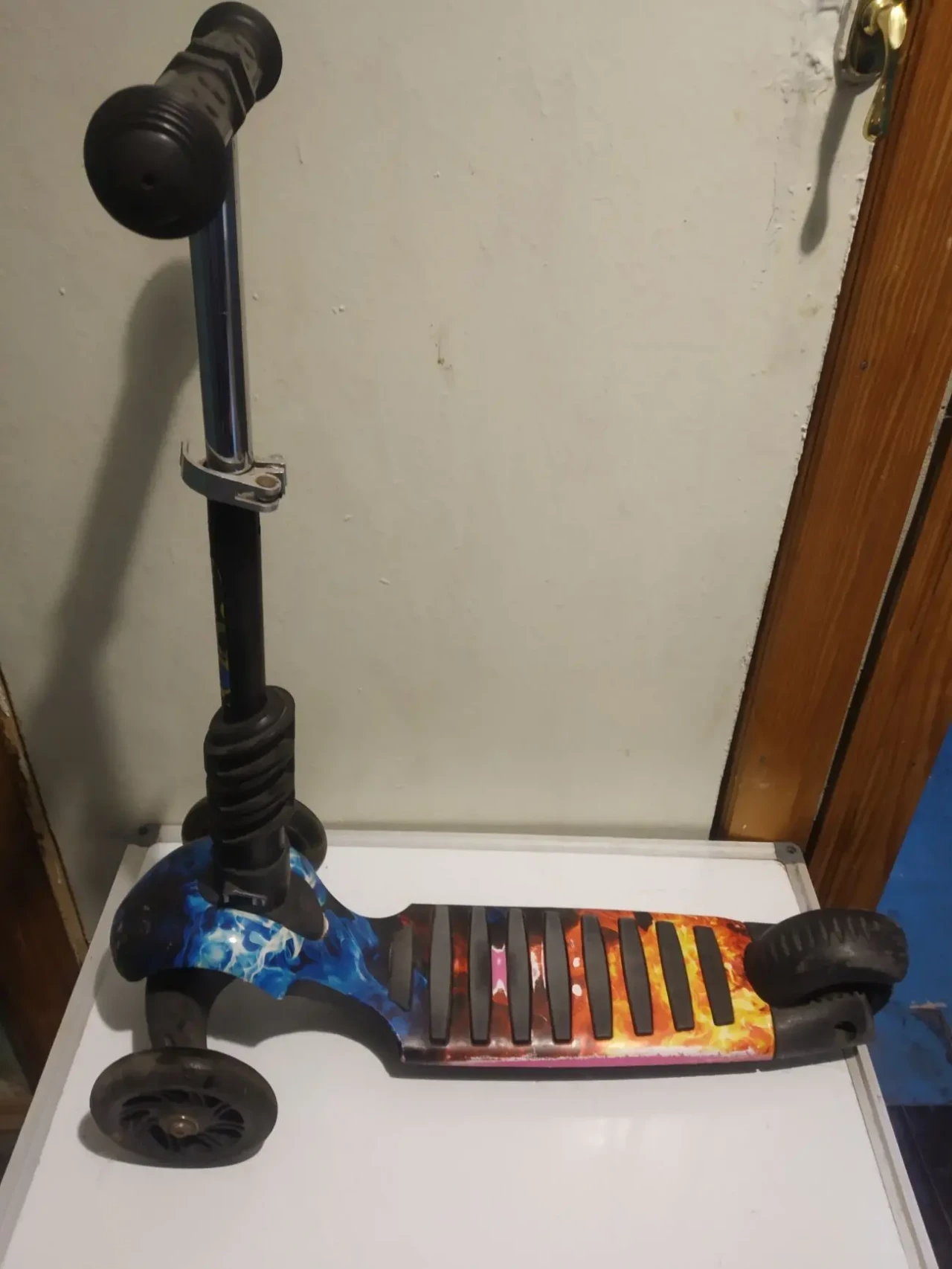 Детский трехколесный самокат