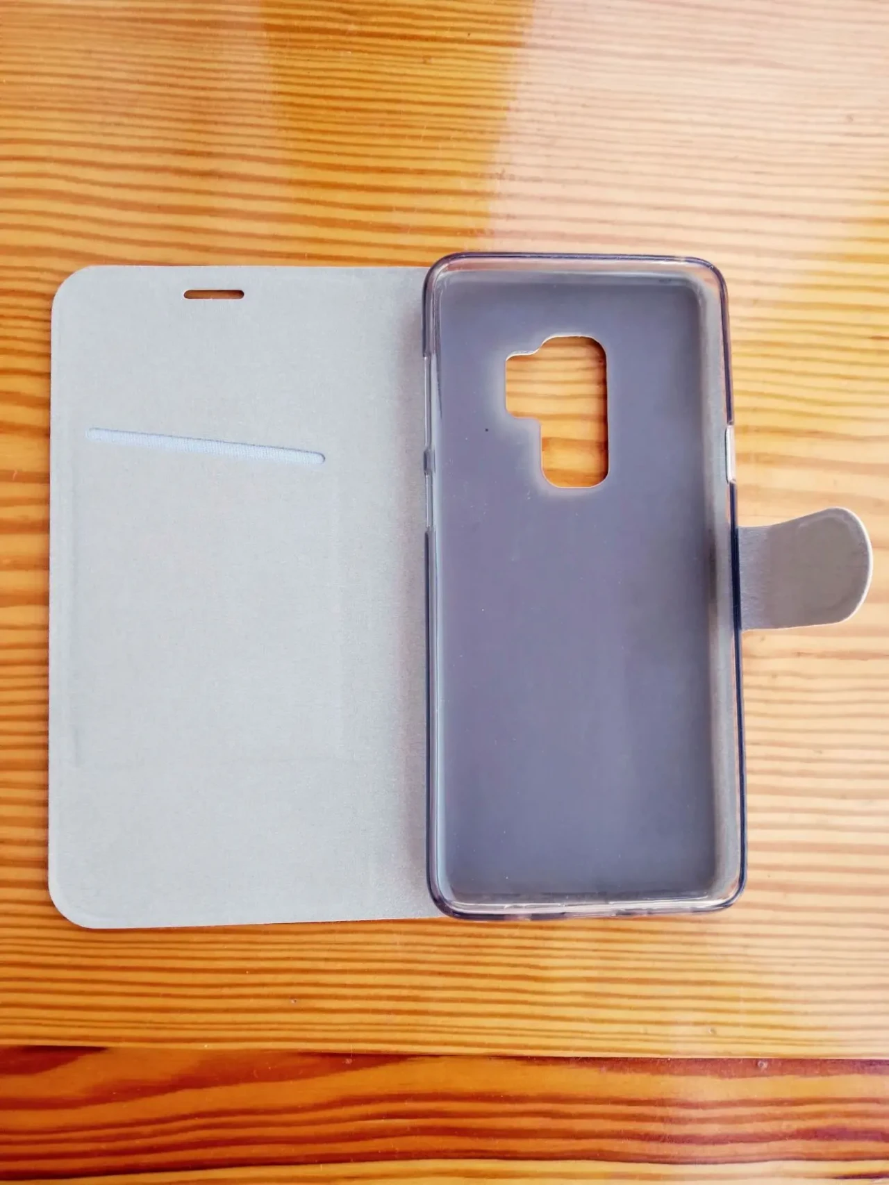 Чехол книжка комбинированный Samsung Galaxy S9 п белый кожзам, силикон 2