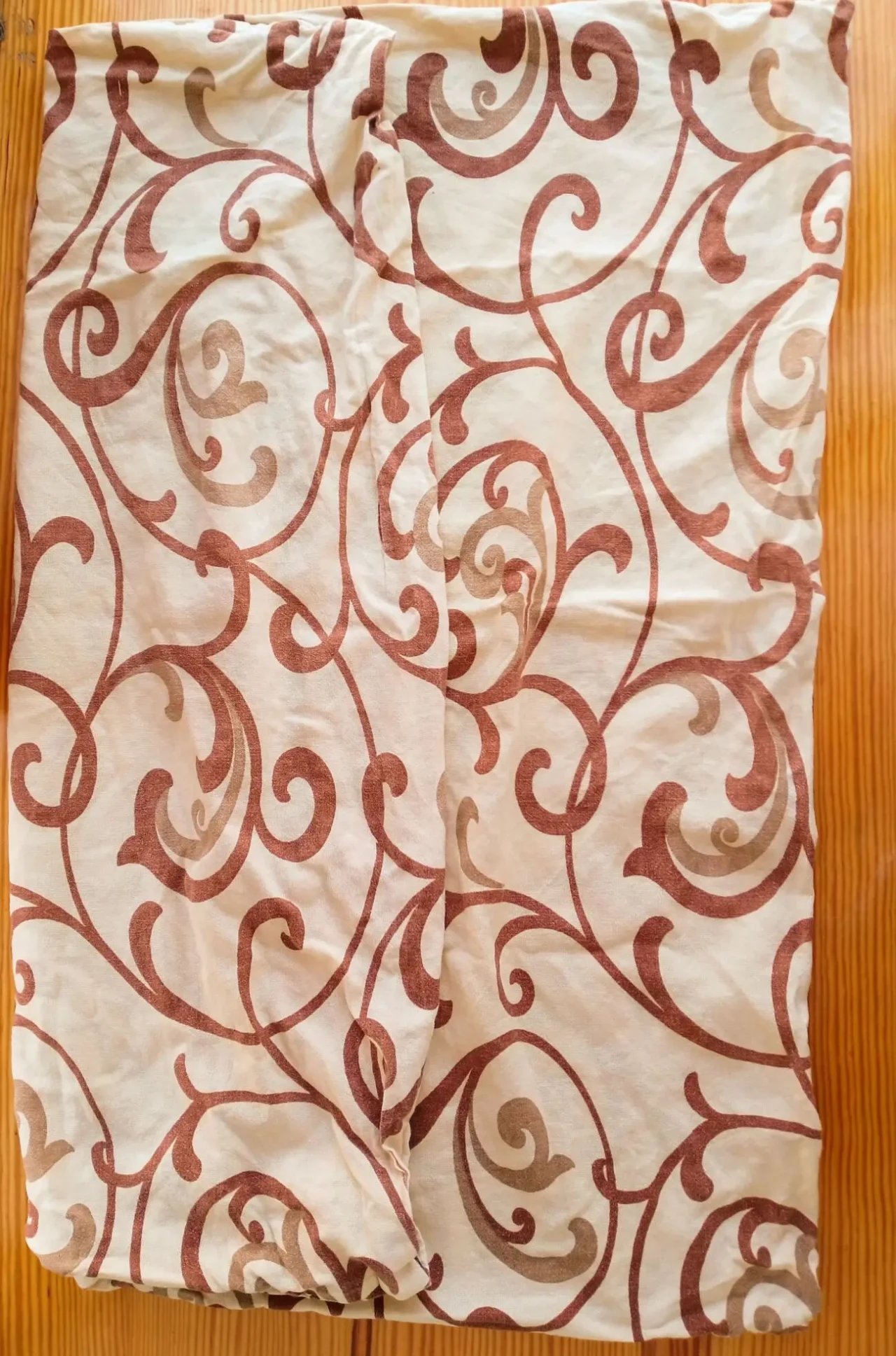 Наволочка 67 см хлопок полиэстер бежевая коричневый узор