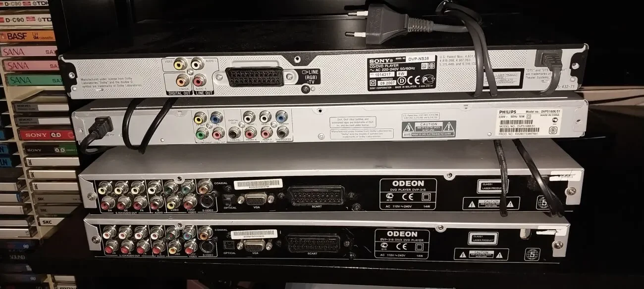 Чотири СД-ДВД -ПІД РЕМОНТ. 2