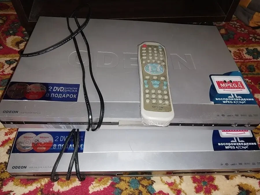 Чотири СД-ДВД -ПІД РЕМОНТ. 5