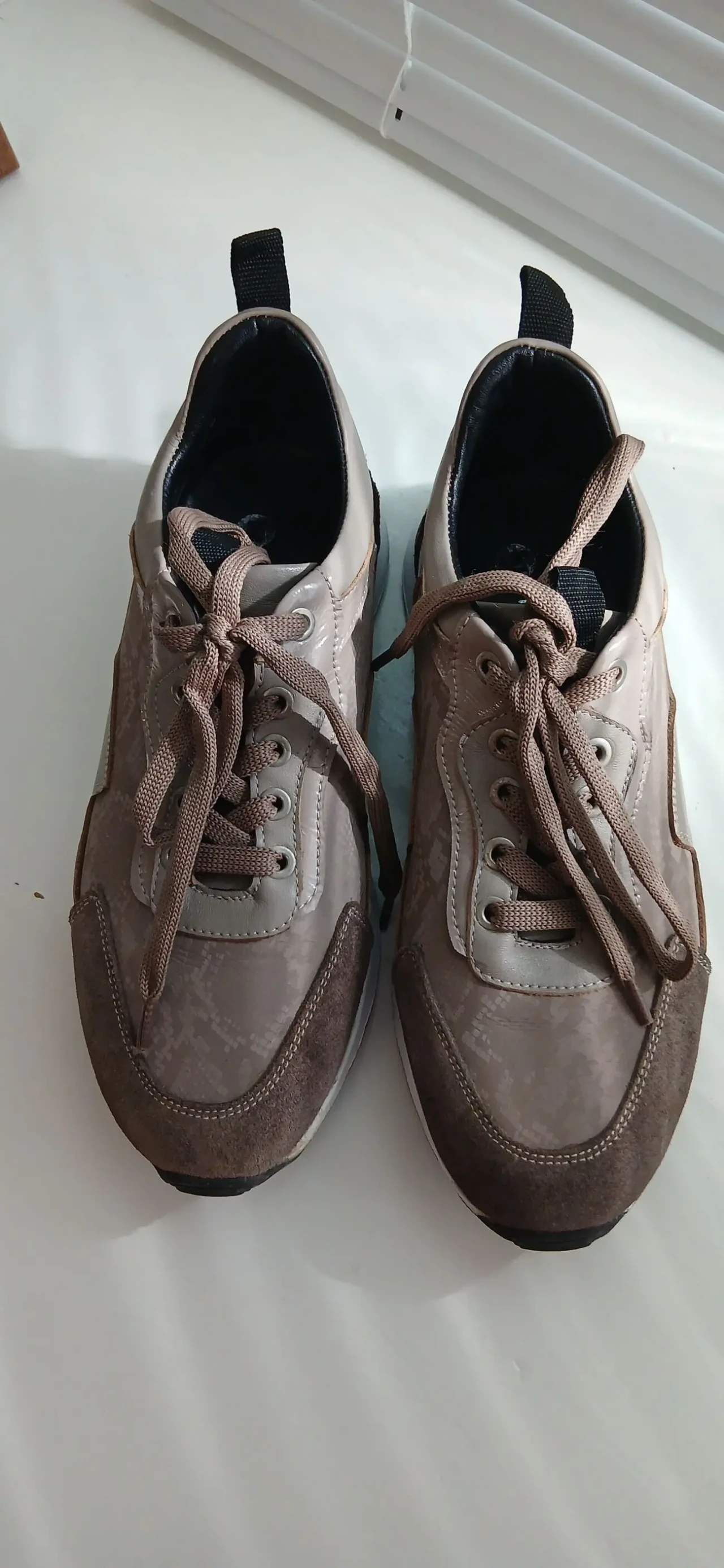 Кросівки жіночі 3