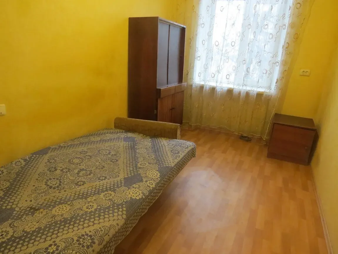 Сдам комнату в коммуне на Екатериненской (Европейская) 4