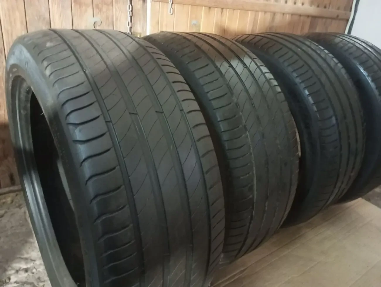 Автошини MICHELIN 245/45 R18 2