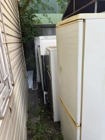 Холодильники Хлам безкоштовно