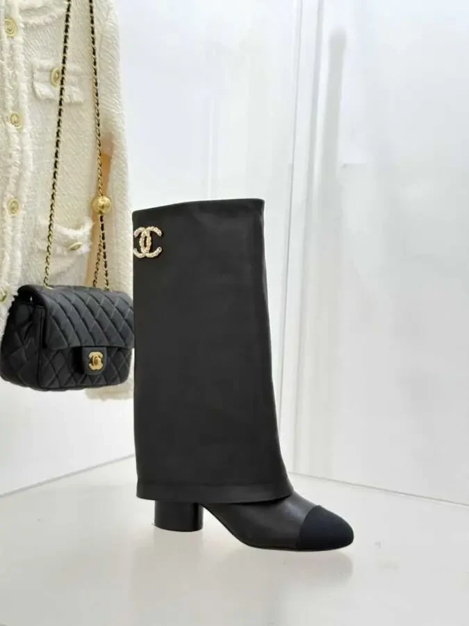 Чоботи Chanel 8