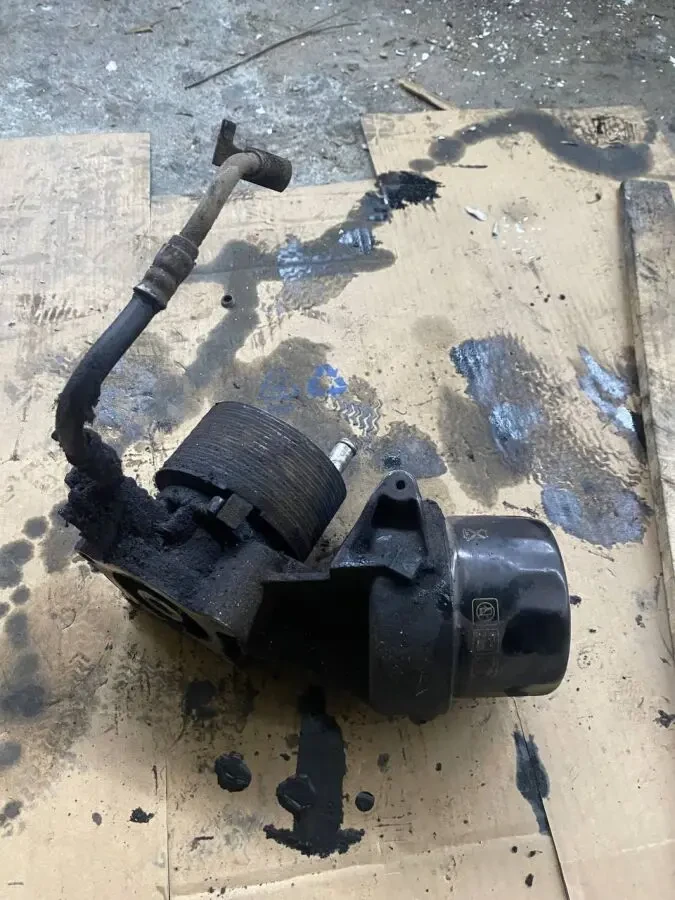 Корпус масляного фільтра NISSAN NAVARA 2.5 DTI 2