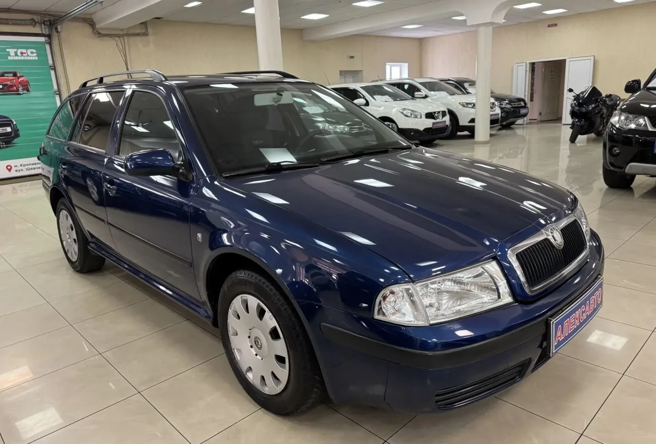Skoda Octavia Combi Tour 1.6MPi 8V 5МКПП 2010 р.в. (102 к.с.)