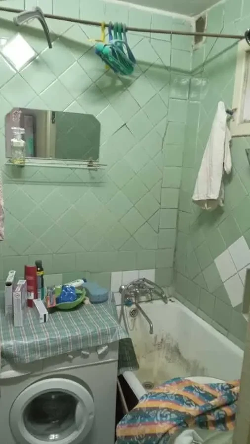 Продам 4-комн. 5/5, пр. Небесной сотни 4