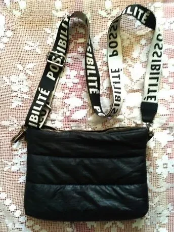 Сумка клатч черного цвета через плечо, легкая, стильная