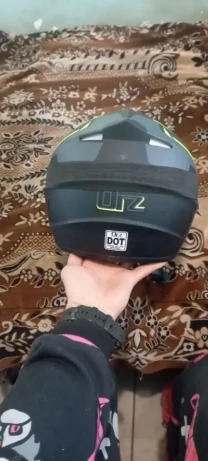 Продаю шолом новий