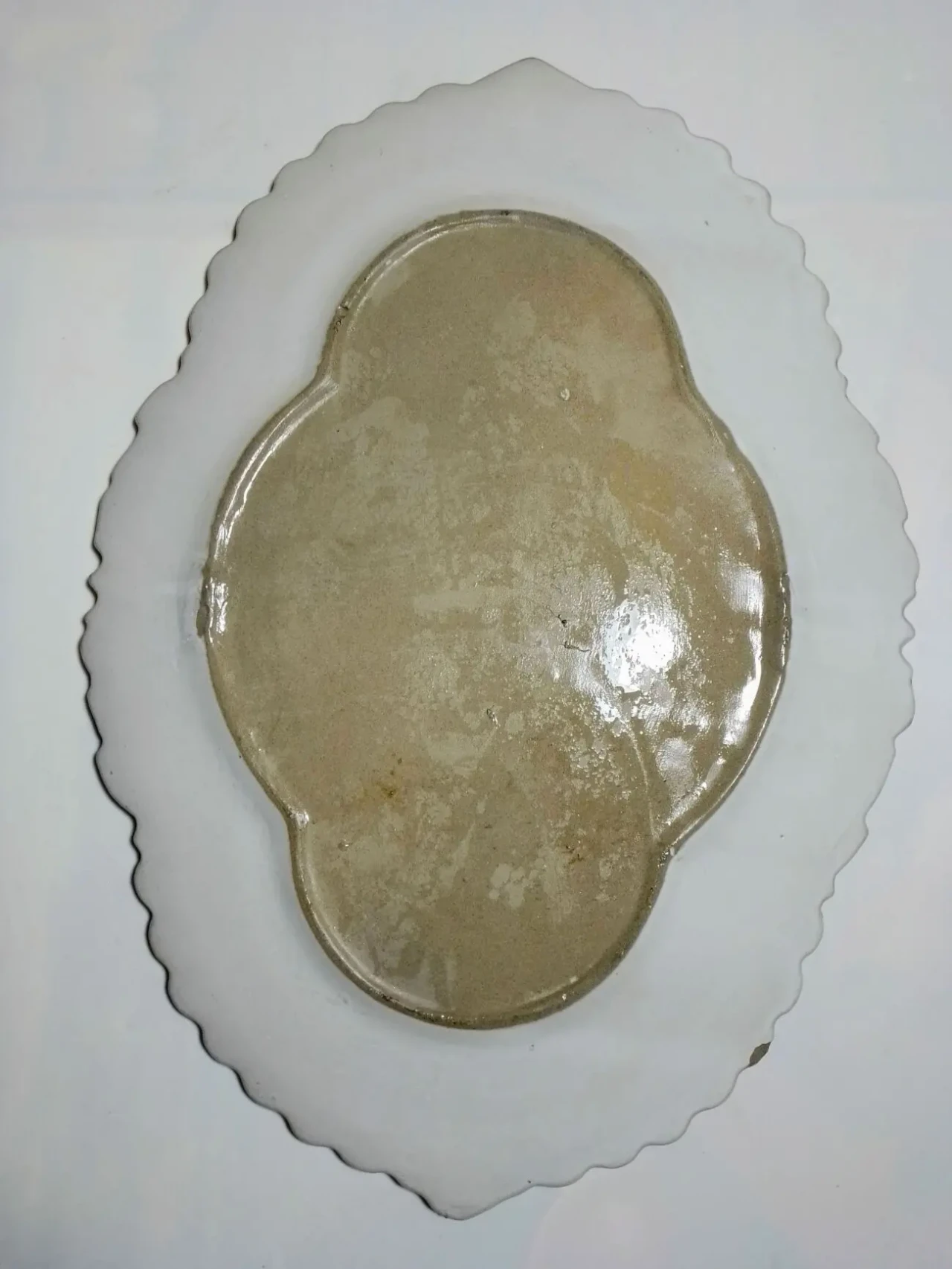 Поднос блюдо тарелка 38 см керамика бежевая, цветы голубые 2