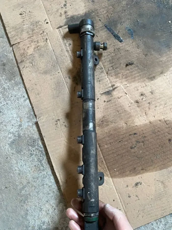 Паливна рейка для Mercedes-Benz Sprinter OM646