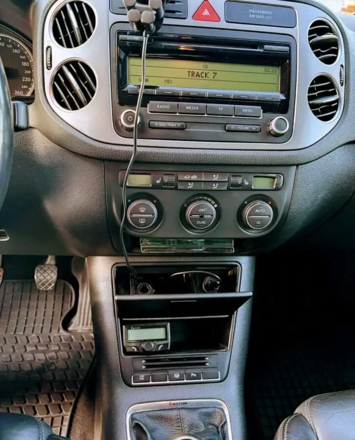 Volkswagen Tiguan 2.0 TDI Sport 10