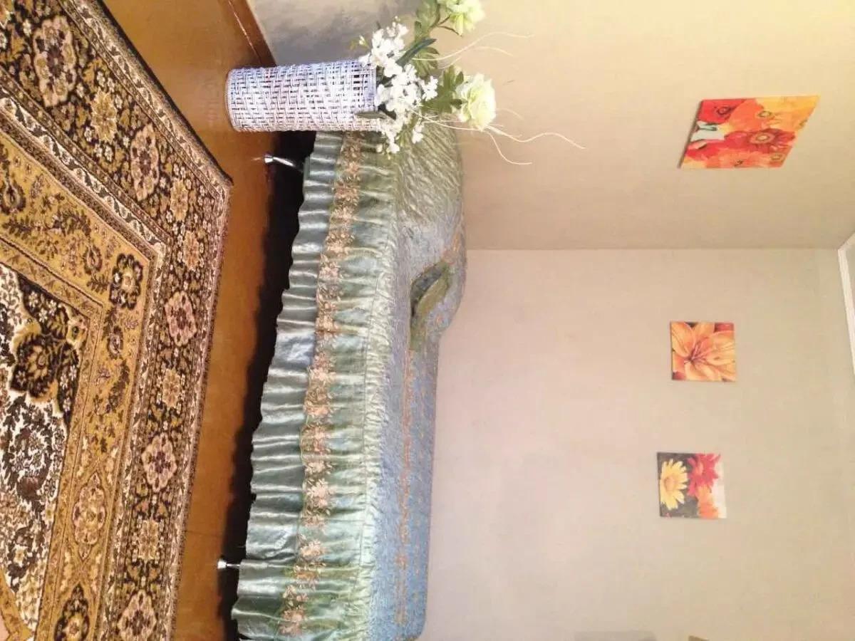 Здається 2к квартира метро Берестейська власник 7