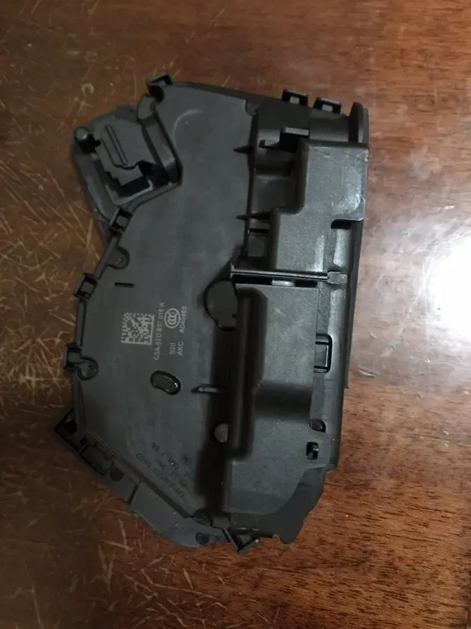 Продам 4 замки до дверей VW T5/6 3