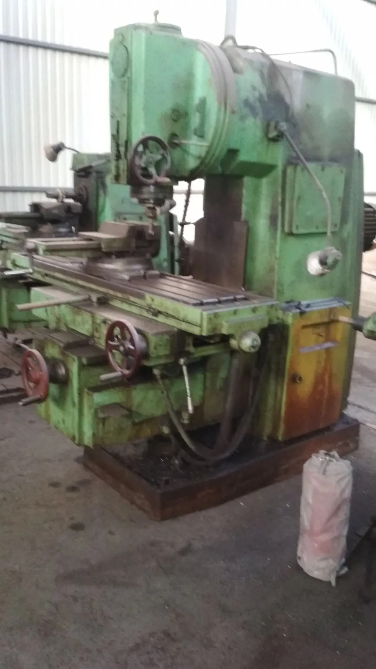 Вертикально фрезерний верстат 6Р13, 1979 в. 2