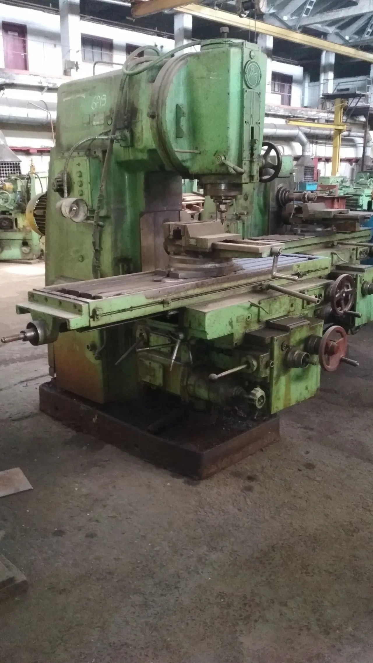 Вертикально фрезерний верстат 6Р13, 1979 в.