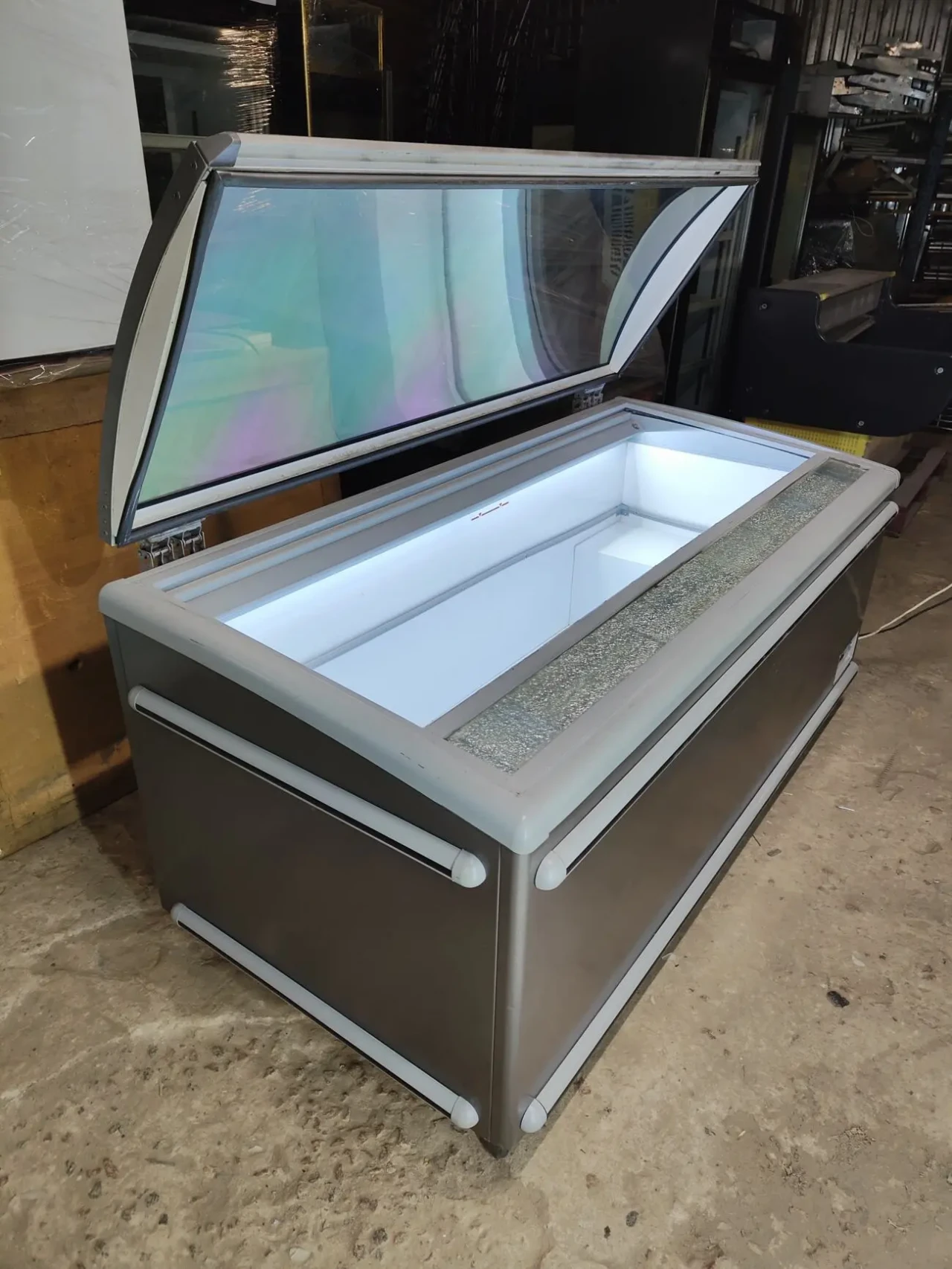 Холодильна вітрина універсальна, вітрина для м'яса, вітрина 6