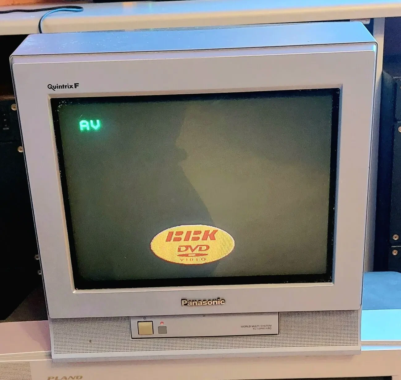 Телевізор Panasonic та Samsung 3