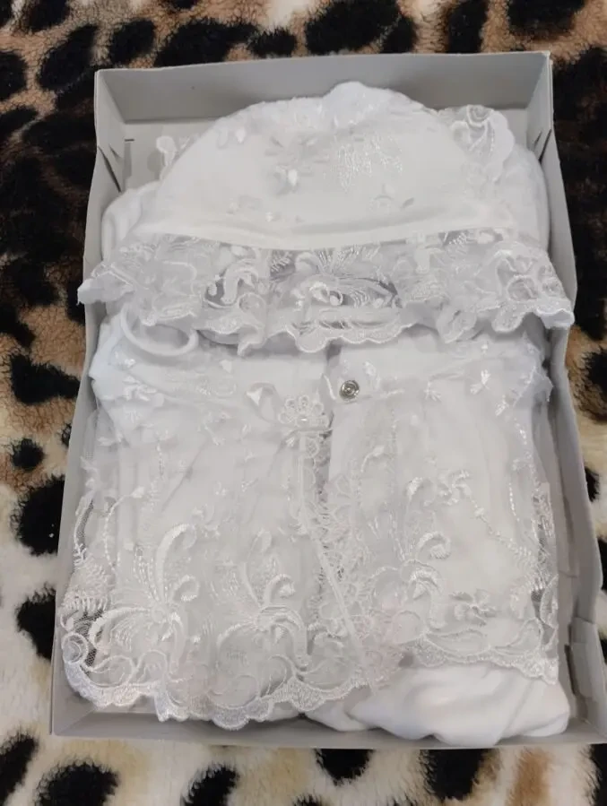 Продам костюм на виписку