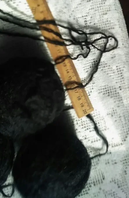 Шапка шарф пряжа нитки пушистые мохер 25 %, черный цвет 6