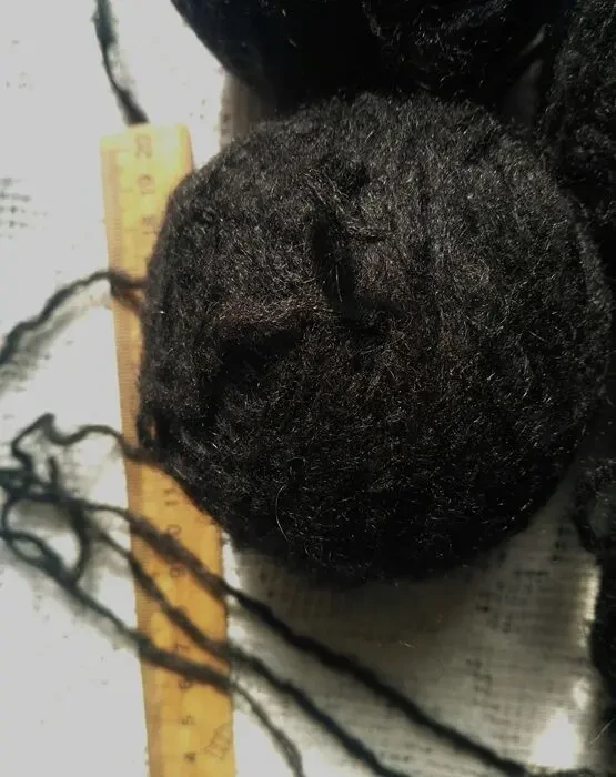 Шапка шарф пряжа нитки пушистые мохер 25 %, черный цвет 4