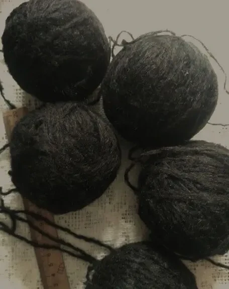 Шапка шарф пряжа нитки пушистые мохер 25 %, черный цвет 3