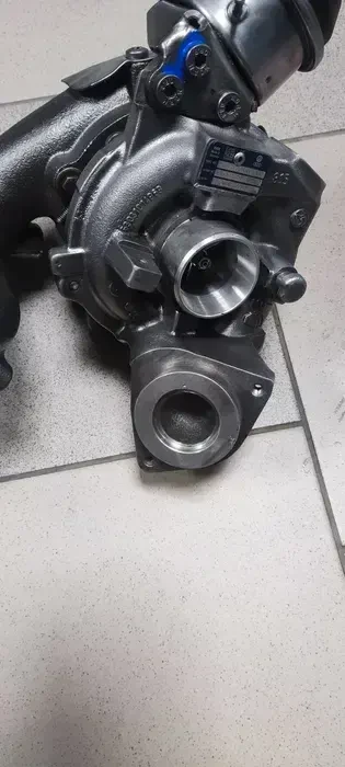 Турбокомпресор Volkswagen Passat B 7 03L253010G 3