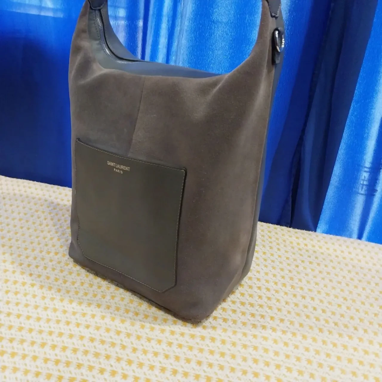 Жіноча шкіряна сумка в замші