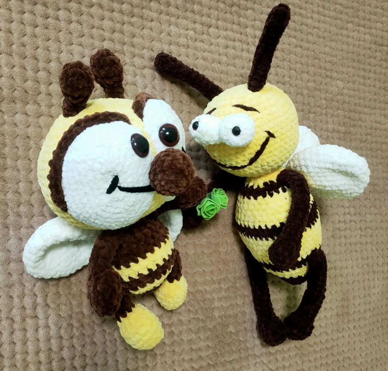 Іграшка  Бджілка жовта  в'язана  ручная работа подарунок 5