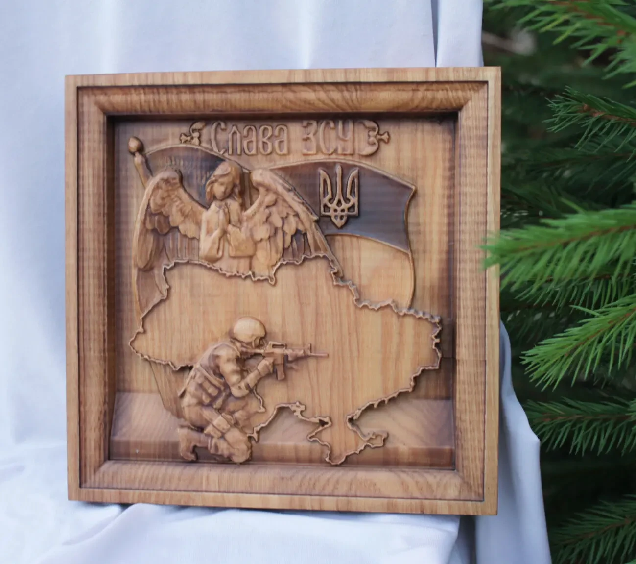 Картини з дерева, на різну тематику.