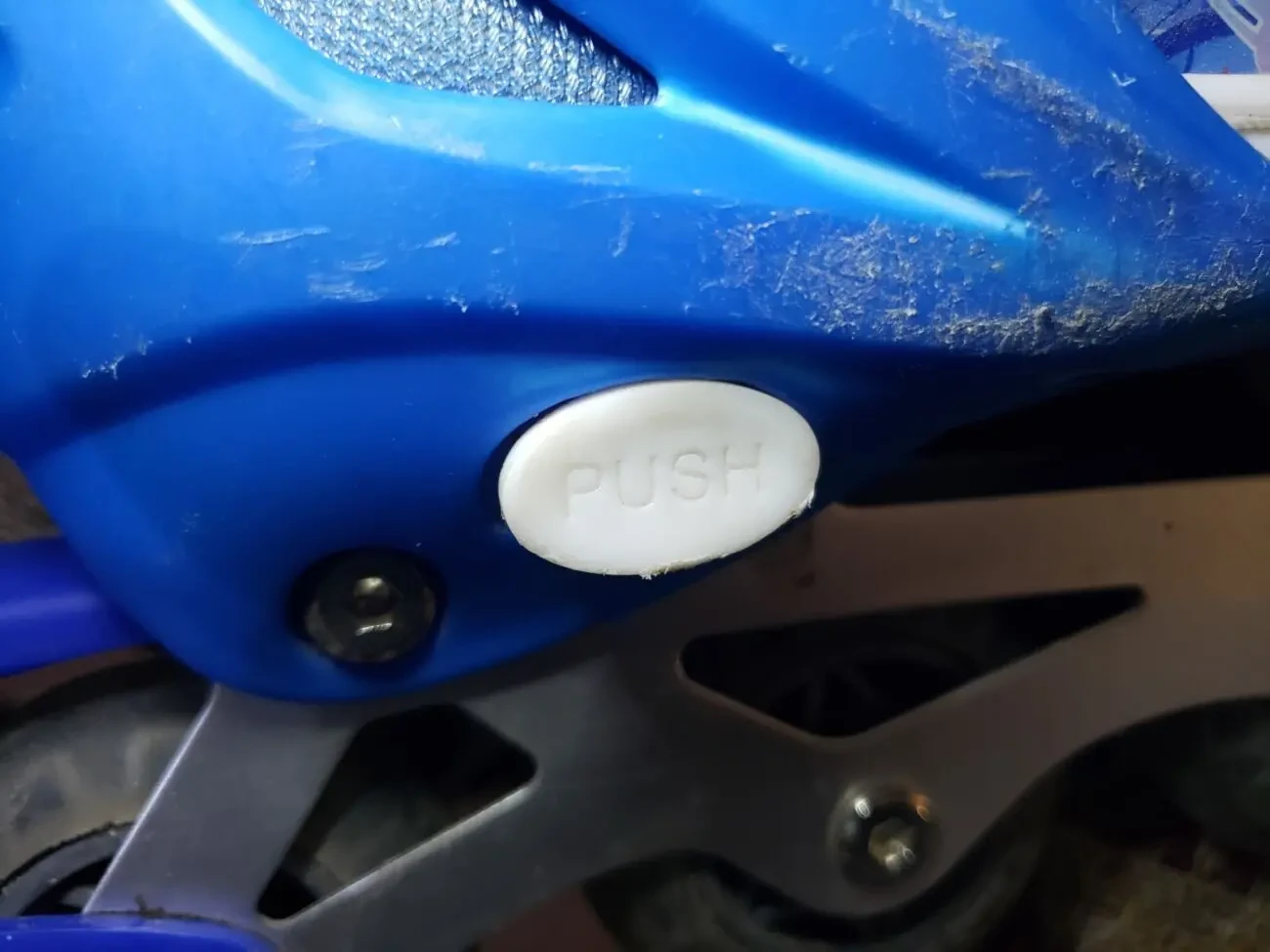 Роликовые коньки с регулировкой размера от 33 до 37. 4