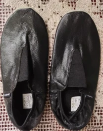 Чешки черные кожаные 39 размер